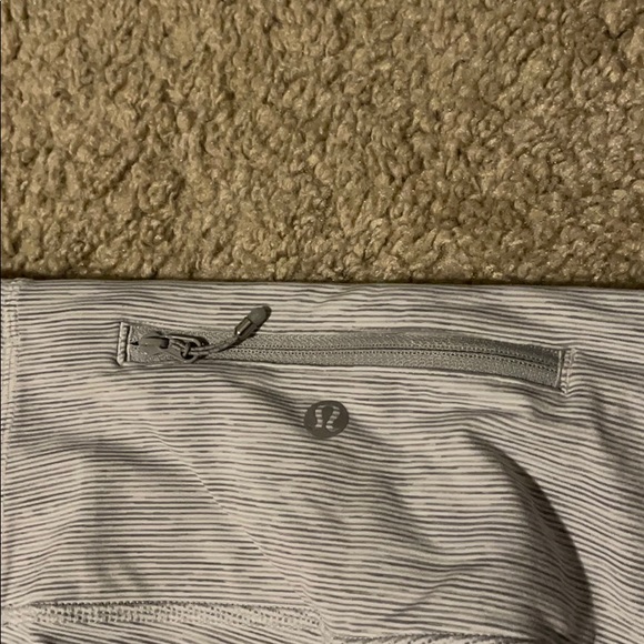 Lululemon Cropped Workout Leggings - Picture 2 of 4